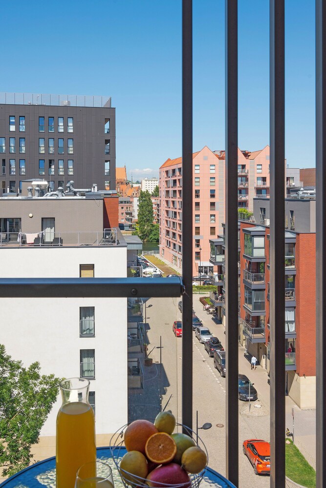 Aura - Riverside & Parking by Downtown Apartments