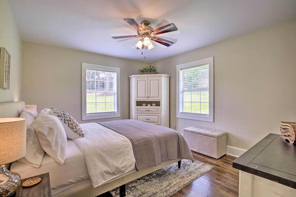 Idyllic Getaway w/ Deck ~ 4 Mi to Dtwn Athens view 4