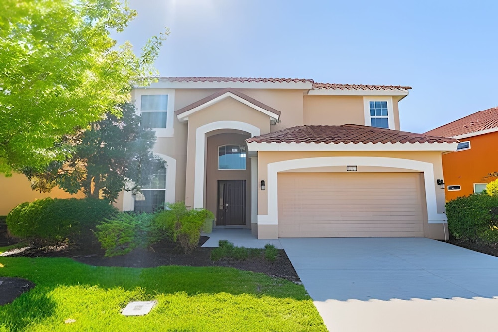 Solterra 6br, 4 Ensuites, Pool & Game Room
