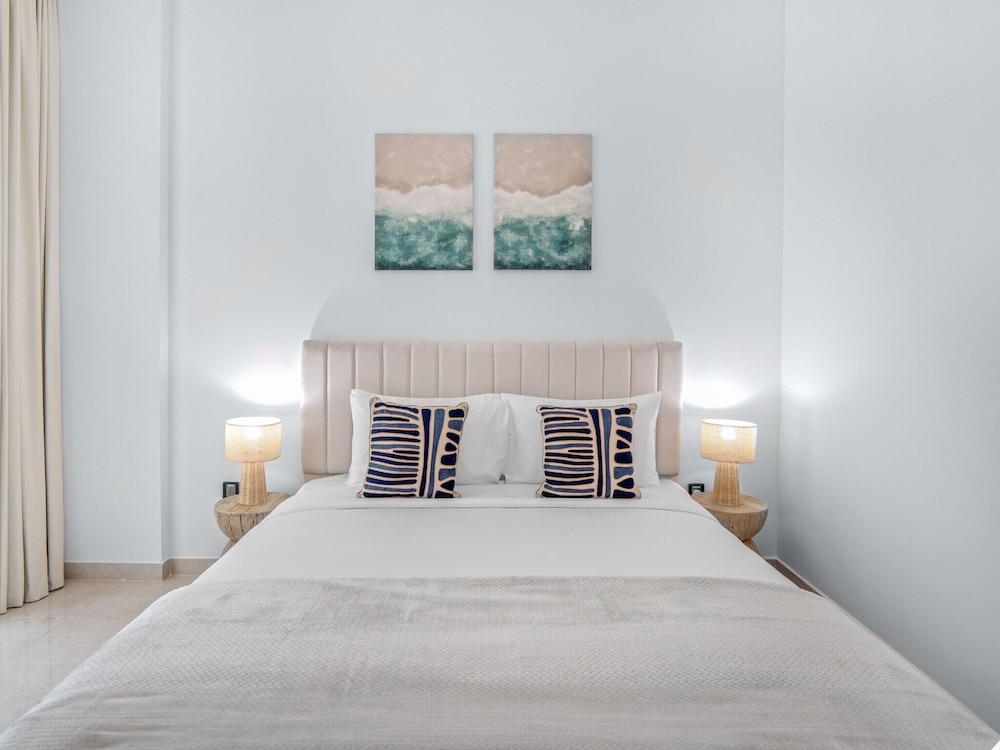 Easygo-upgraded 1bdr Polo Residence