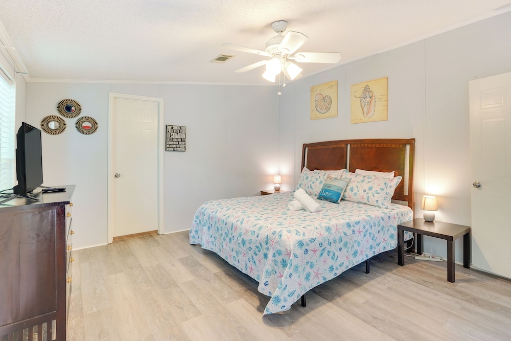 2 Blocks to Beach! Family-friendly Home in PCB