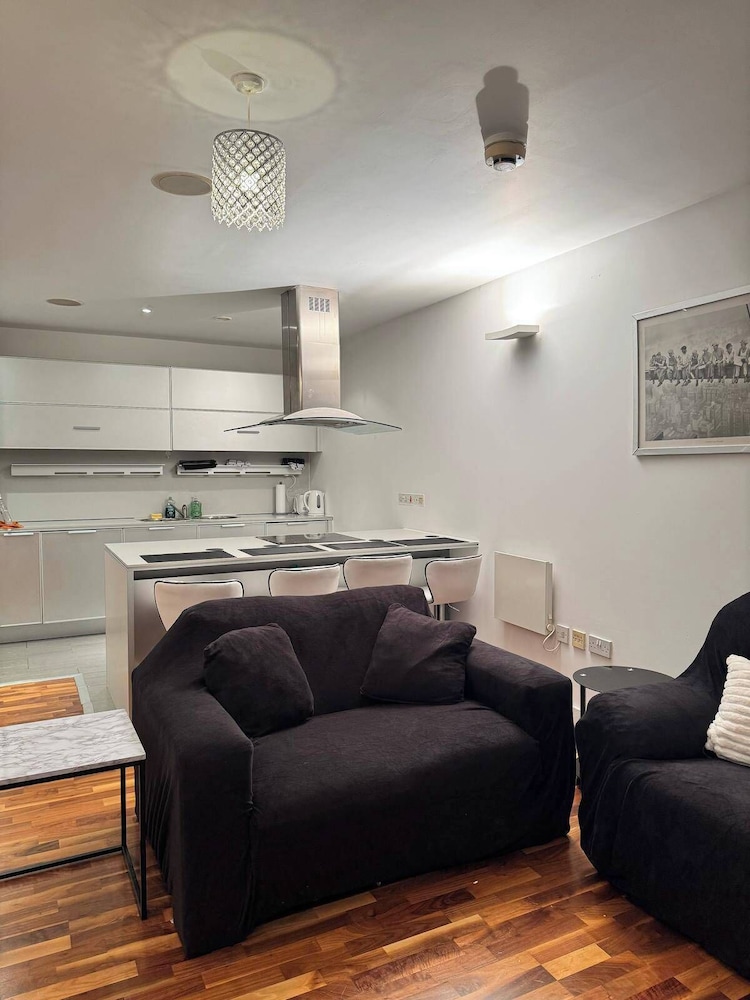 2 Bedrooms - Sleeps 4 - Parking - Petok