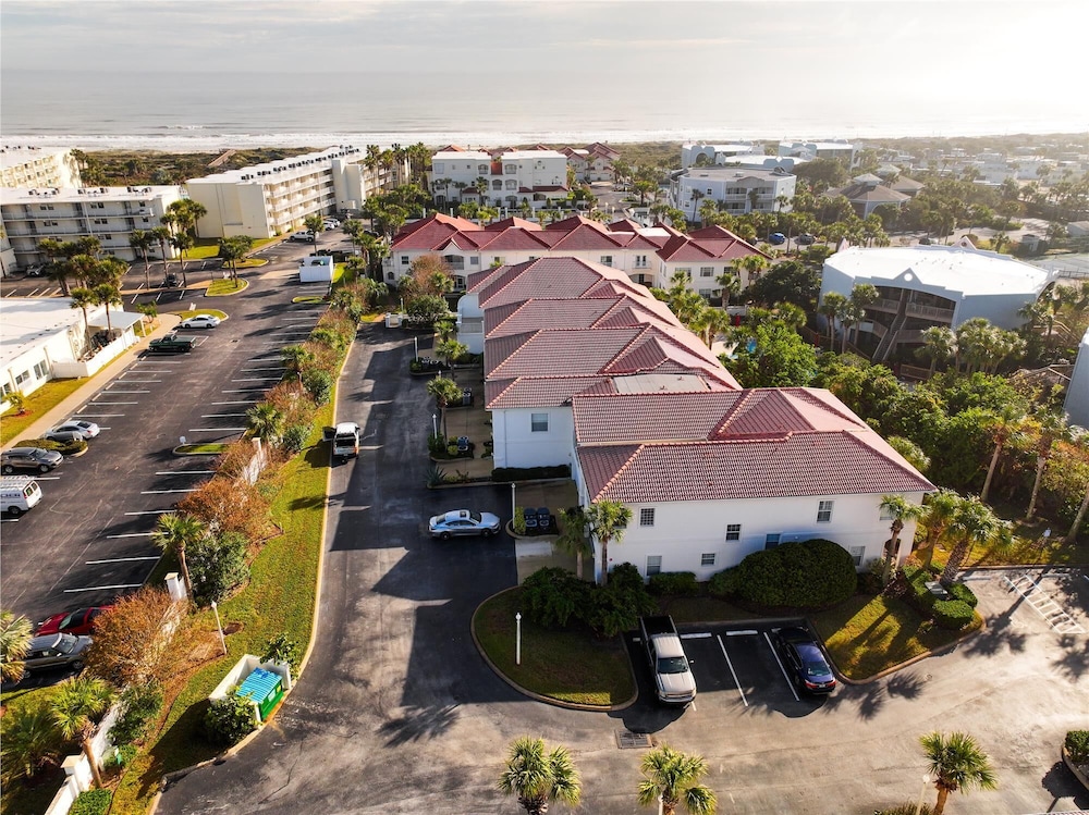 Beachside Bliss: 3BR Coastal Condo w/ Pools & Patio in St. Augustine