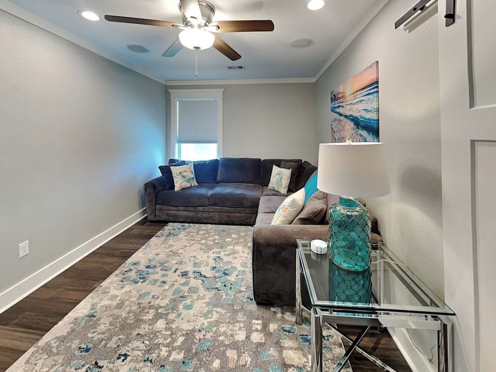 Rosé By The Bay by Ryson Vacation Rentals