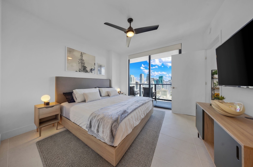 DTW Miami Luxury 1BR with Urban Views