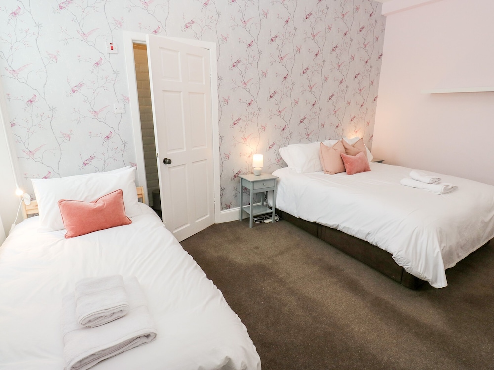 The Old Post Office - Pet Friendly Group Stays in Holmfirth