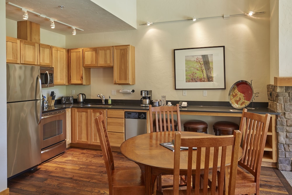 Ellensburg Vacations - The Lodge at Canyon River Ranch - Property Image 4