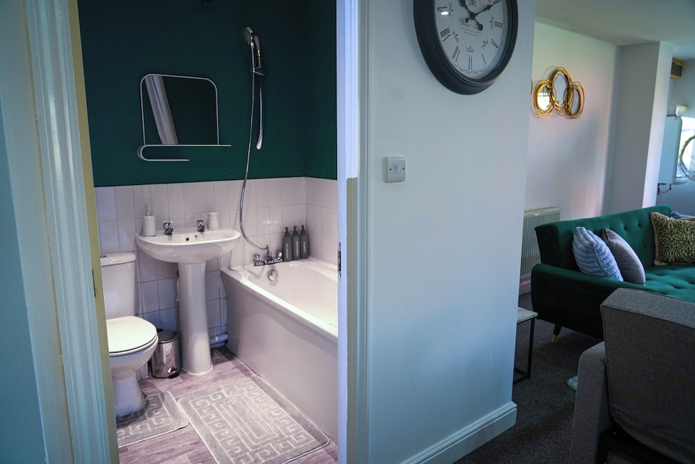 Cosy Luxury Apartment in Milton Keynes