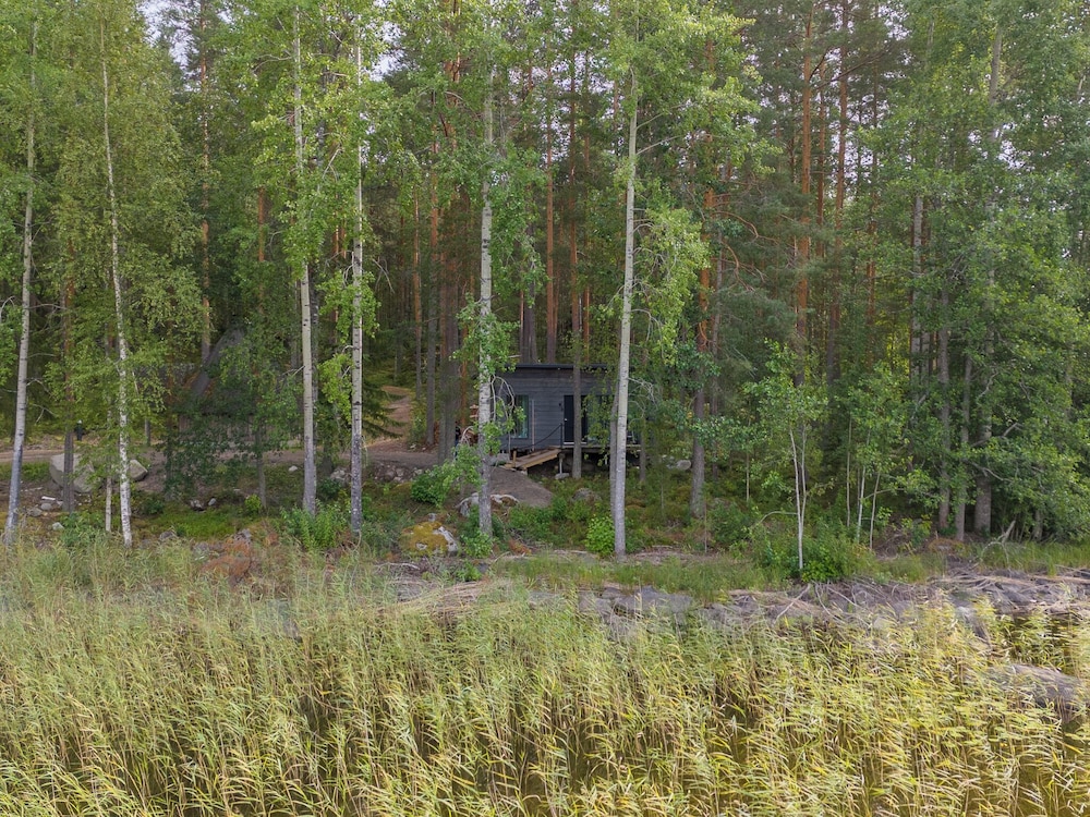 High-quality suite by the lake