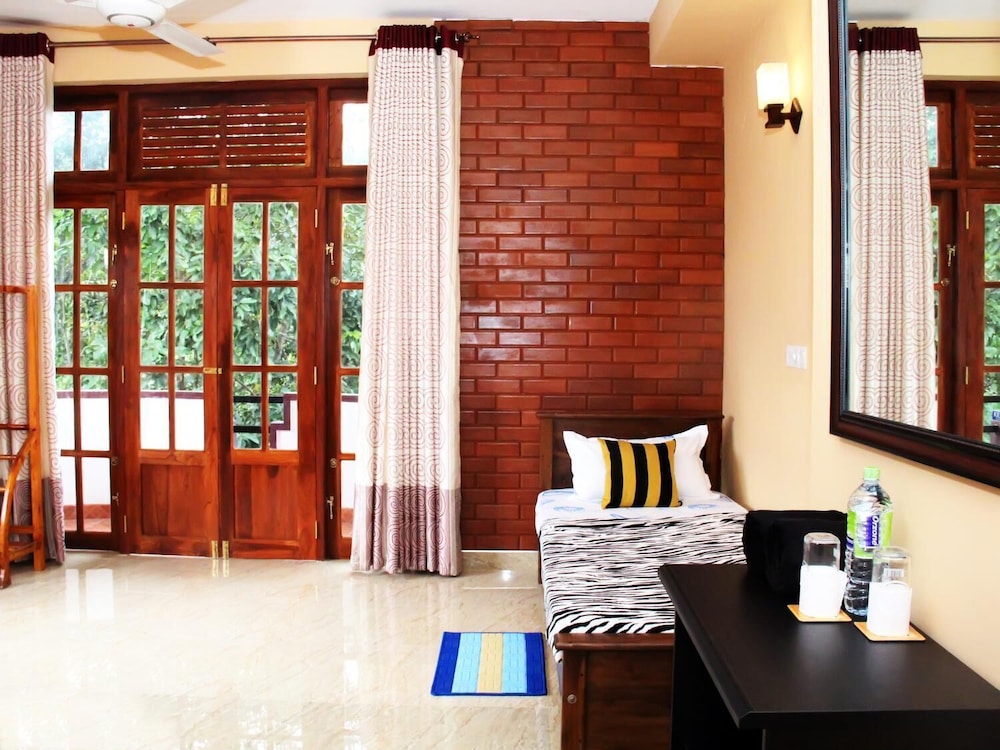 Lizzie Villa Guest House