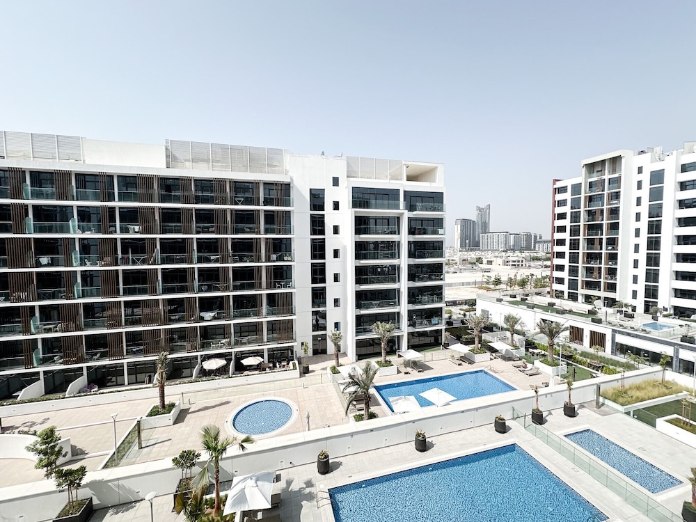 Easygo-spacious Luxury STU Azizi Rivra16