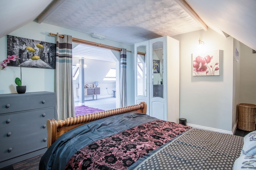 The Penthouse - 1 Bedroom Penthouse - Milford Haven