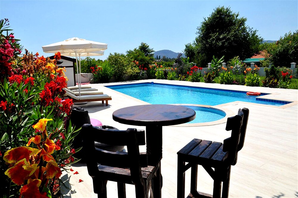 Villa Istanbul view 3