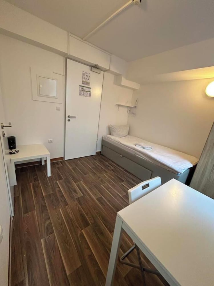 2-Rent Group Hostel Apartments SEN14