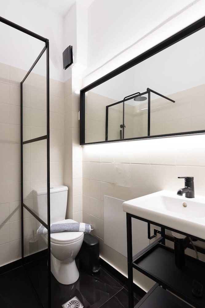 Astra Beach Studio 5