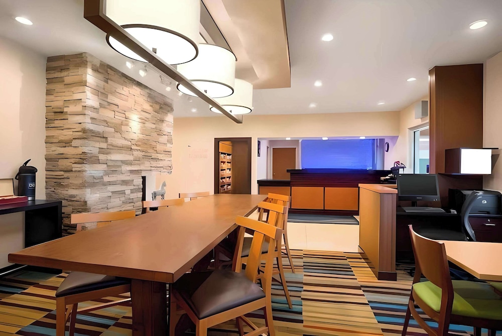 Dubuque Inn & Suites view 3