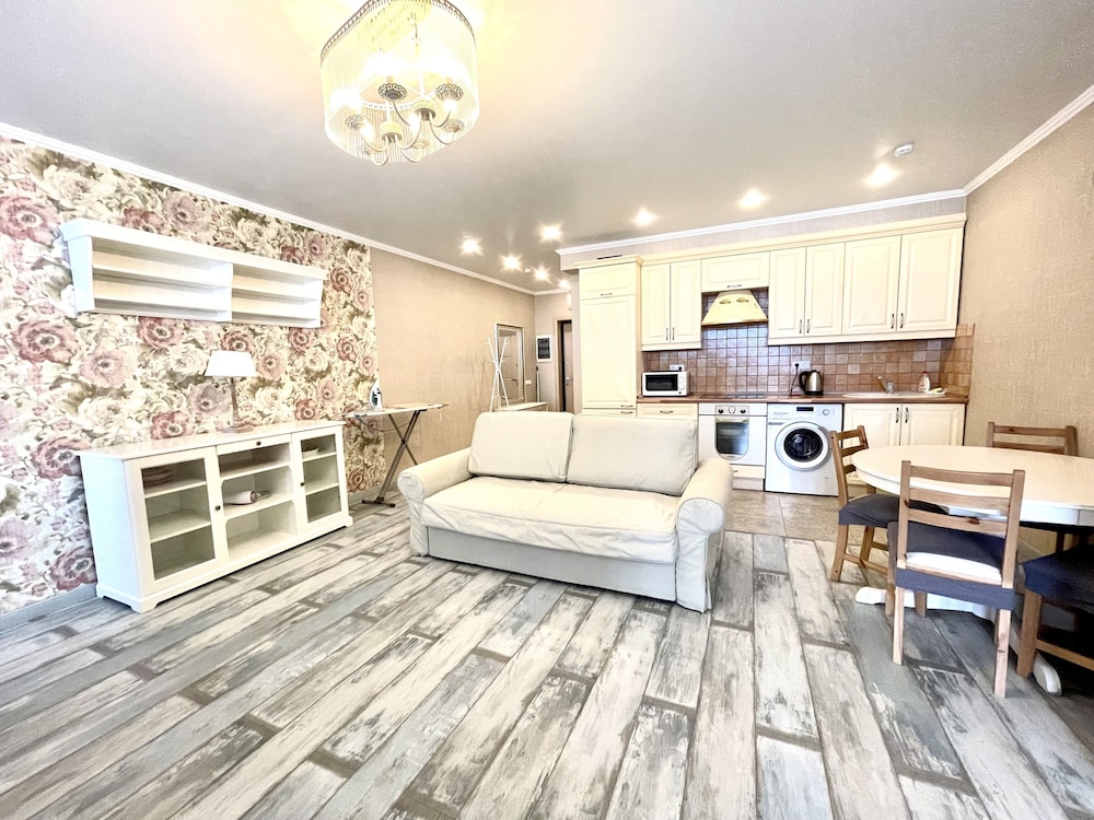 Clever House Apartments