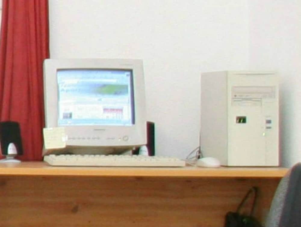 Central Location Air-conditioning Wi-fi Pc Central Heating view 4