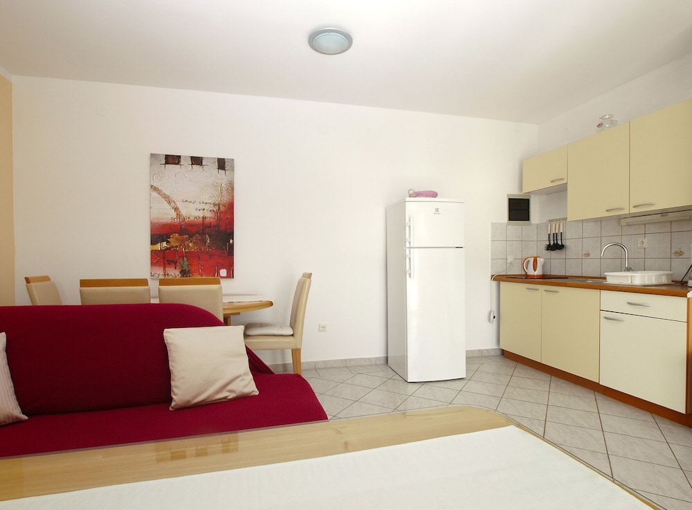 Apartment Anica 770