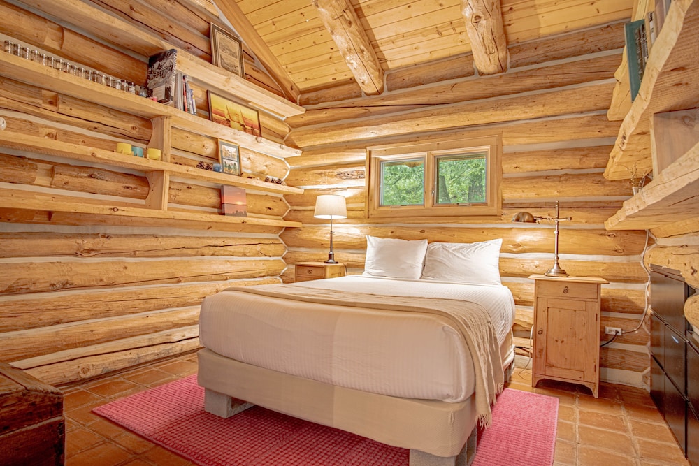 The Barn on Warm Springs Creek - 9 Riverfront Acres