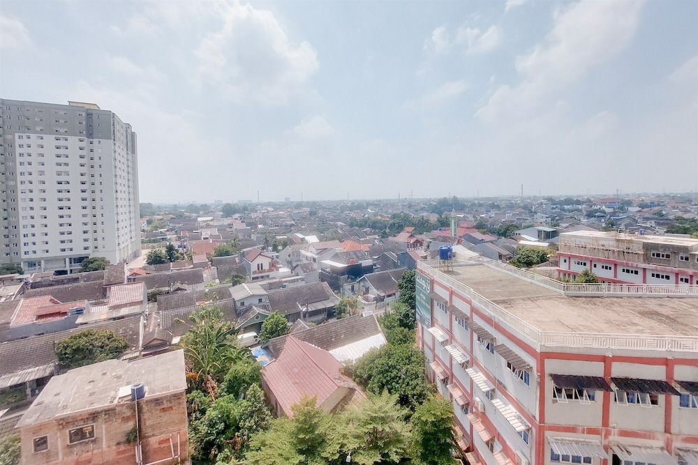 Relaxing And Homey Studio At Urbantown Serpong Apartment