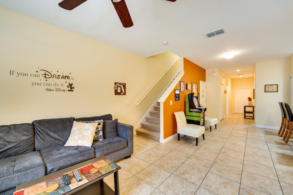 ~ 5 Mi to Disney Parks: Kissimmee Home w/ Pool!