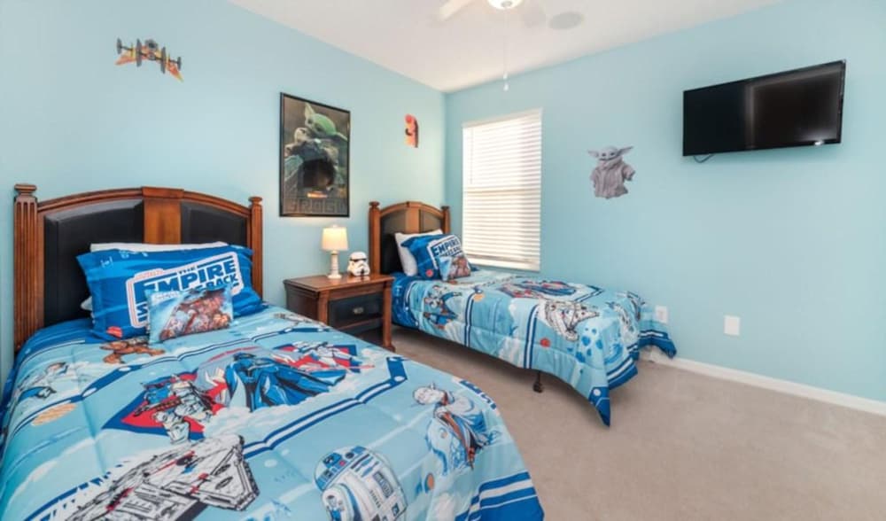 Emerald Island Getaway Sleeps 13