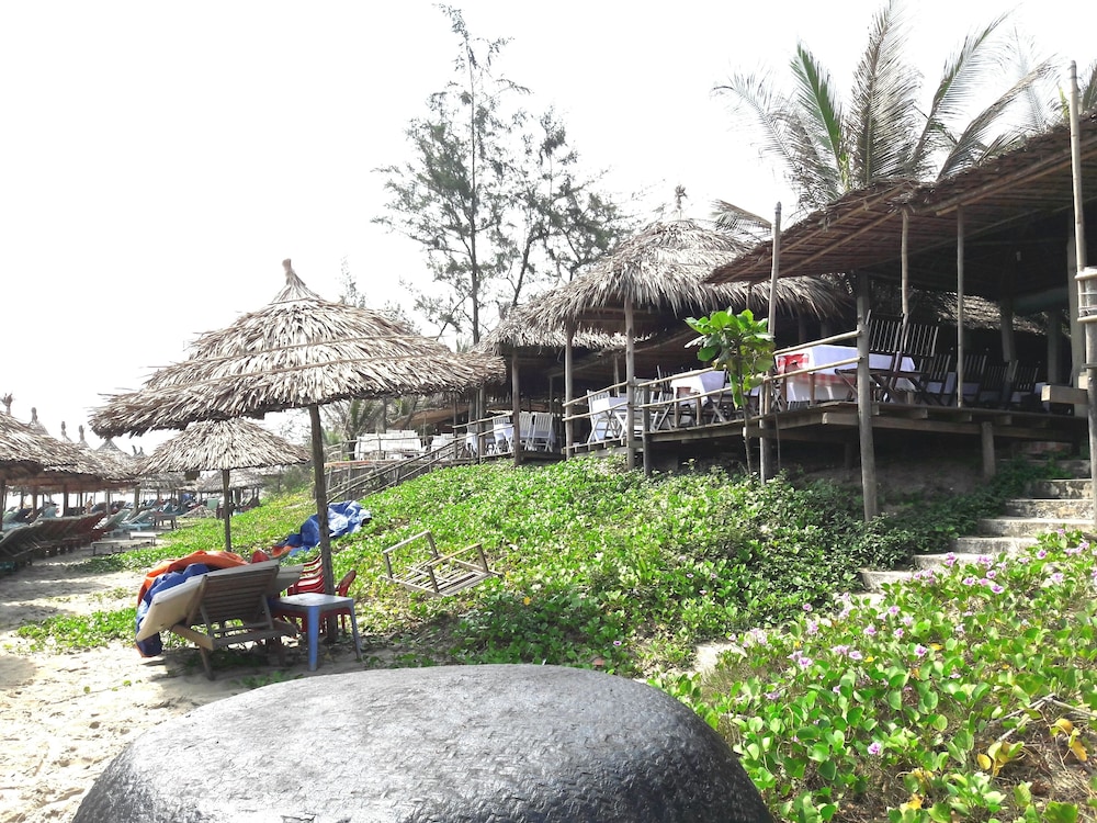 Life Beach Villa