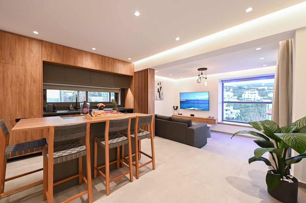 MGK Luxury Suites With a Private Pool Ligaria
