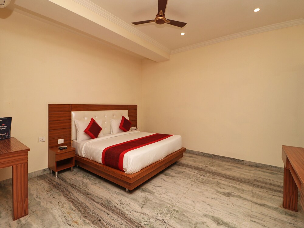 OYO 13773 The Shoba Estate