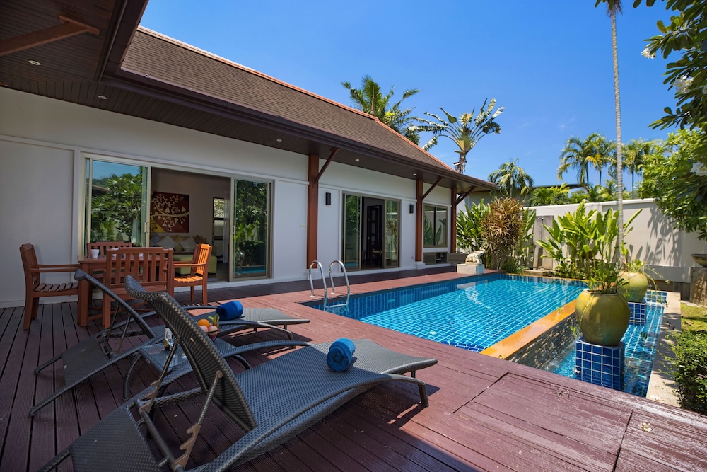 Live the Tropical Dream at Villa Mylico