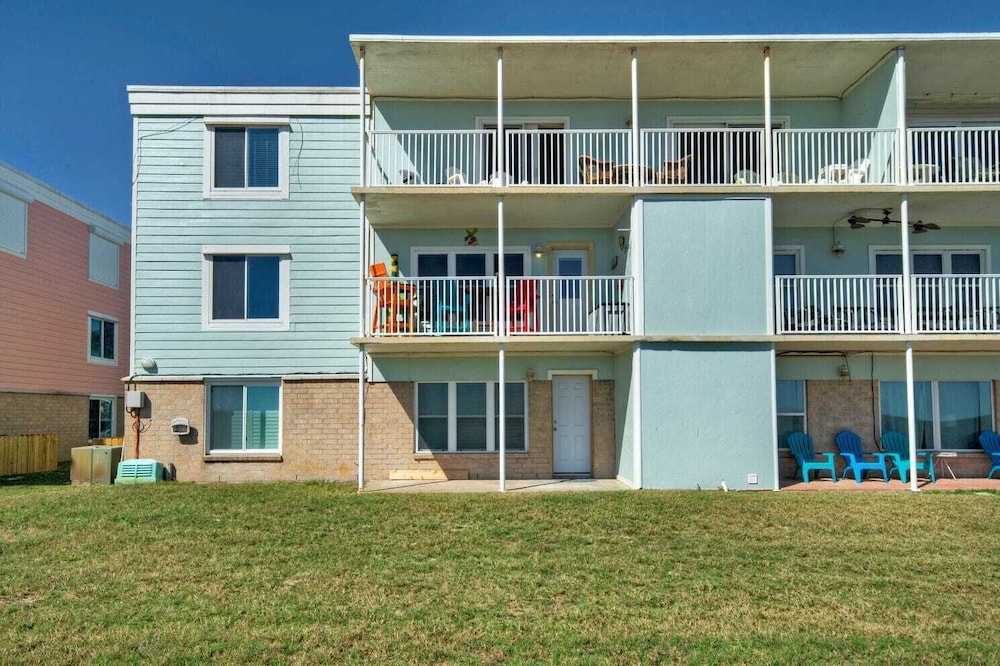 Sleeps 16 2 Beachfront Condos, Pool+pickleball+tennis Island Retreat Complex