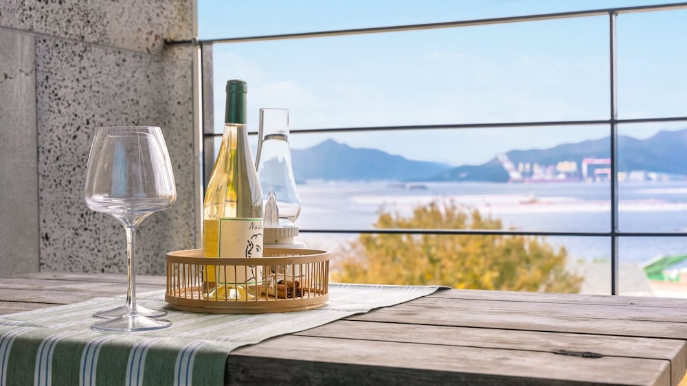 Geoje Ahat Spa Pension