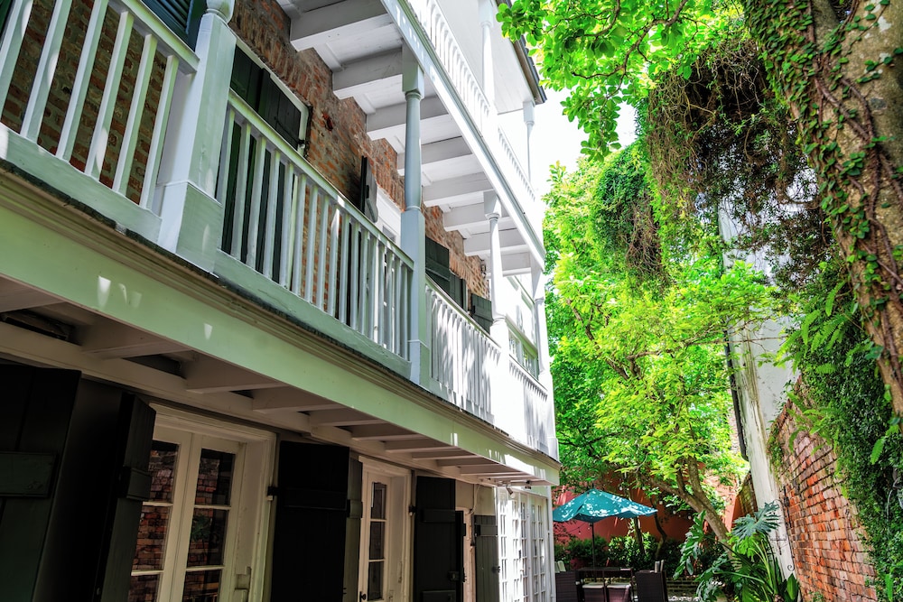 French Quarter Lanaux Mansion B & B