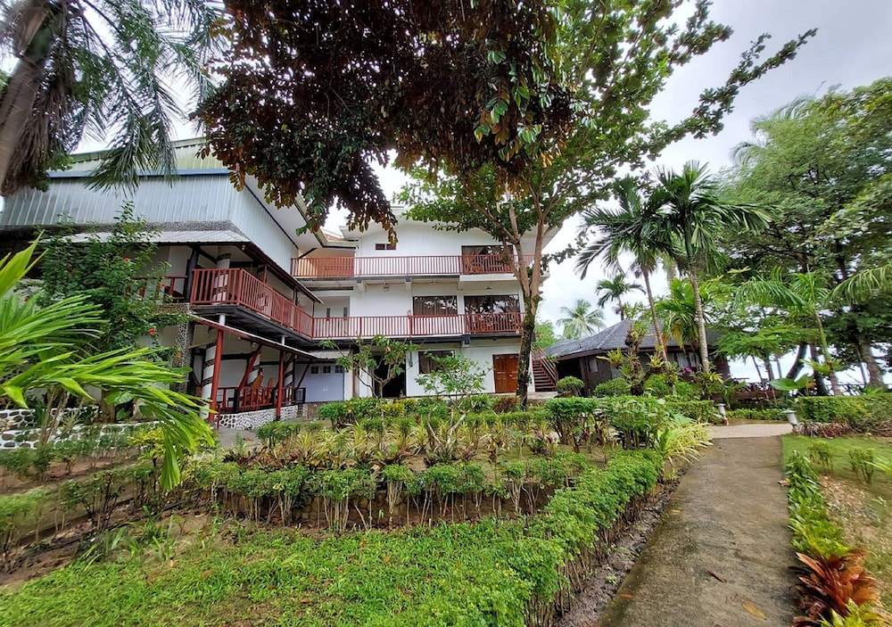 Doublegem Beach Resort and Hotel