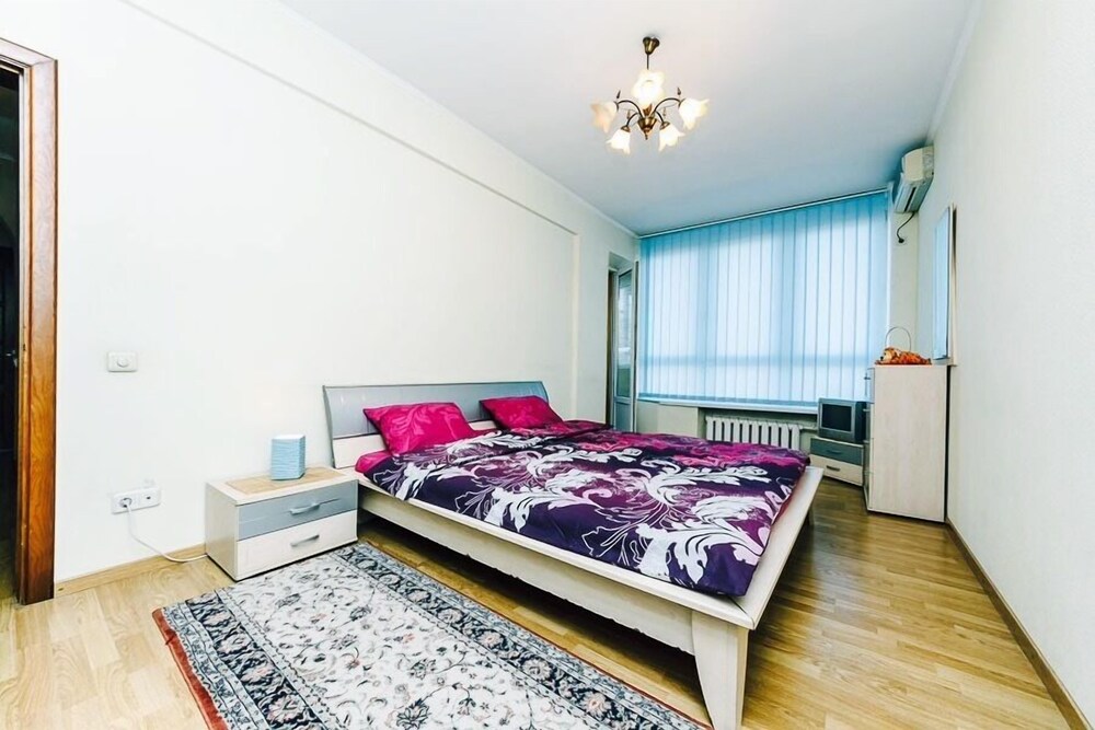 Hotrent Lesi Ukrainky 36B