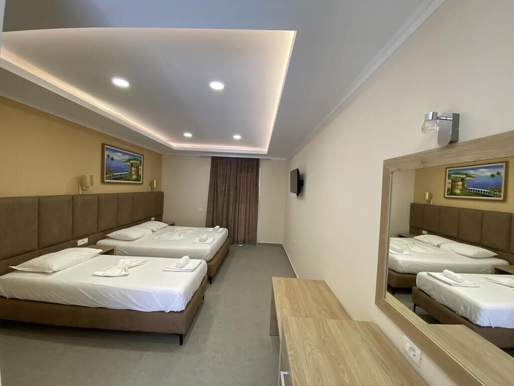Karos Hotel Llaman