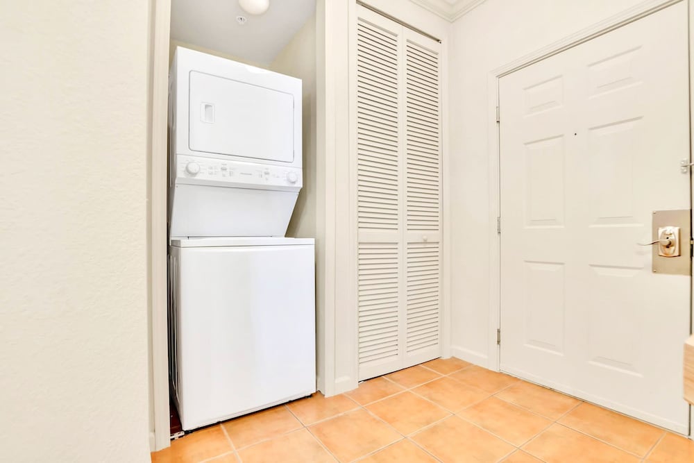 3BR Condo - Pool Hot Tub Sauna - Near Disney