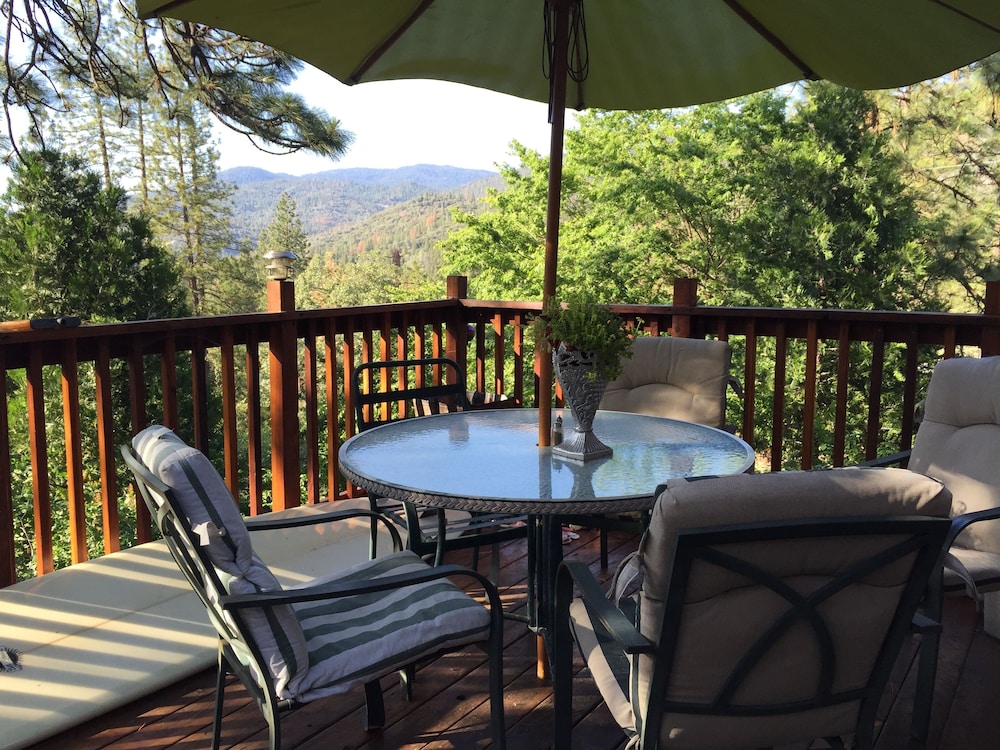 Pine Rose Inn