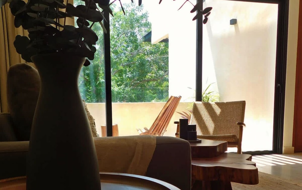 2 BR Amazing Pool Top Amenities Wifi 2FL Gym