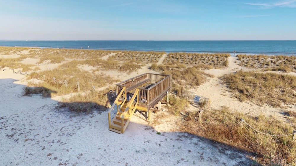 Tybee Lights 112C by Tybee Vacation Rentals