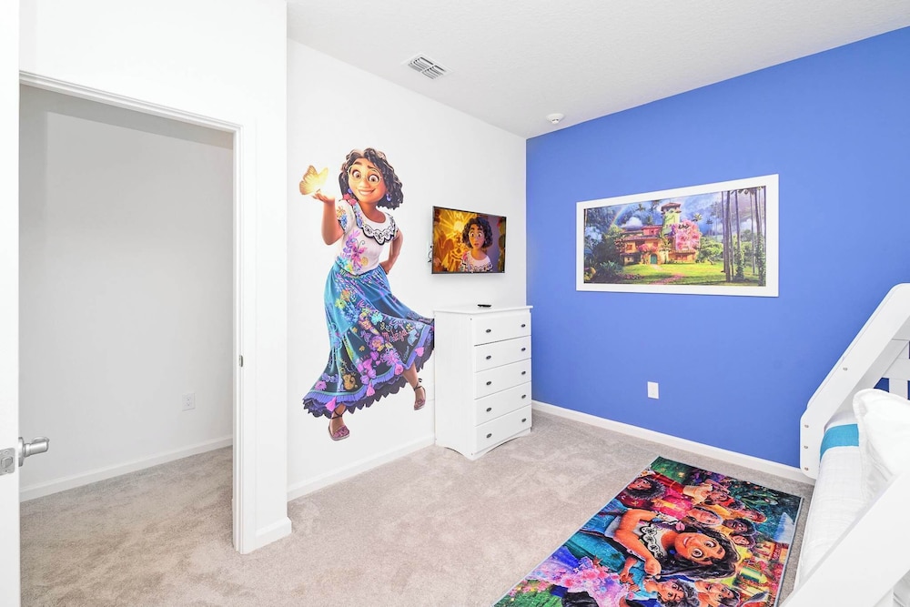 Upstay Luxury Resort Home w Pool & Patiosleeps 26