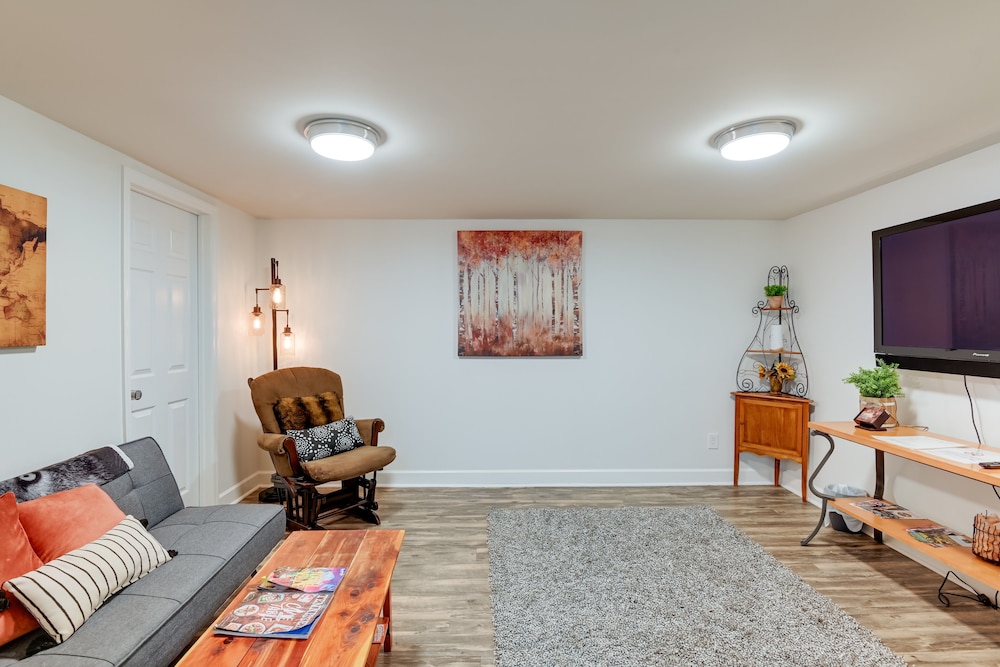 Old Hickory Hideout: Charming Apt w/ Deck! - Property Image 18