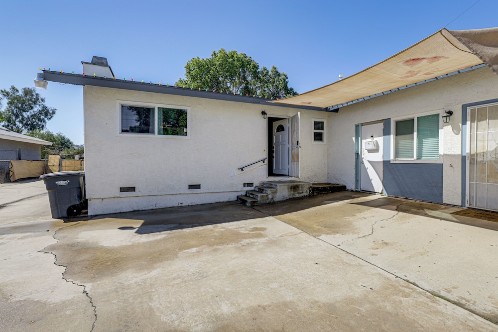Pet-friendly Apt 11 Mi to Dtwn San Diego!
