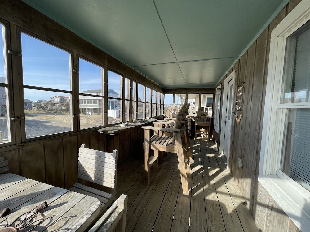 Sea Escape 3 Bedroom Cottage by RedAwning view 4