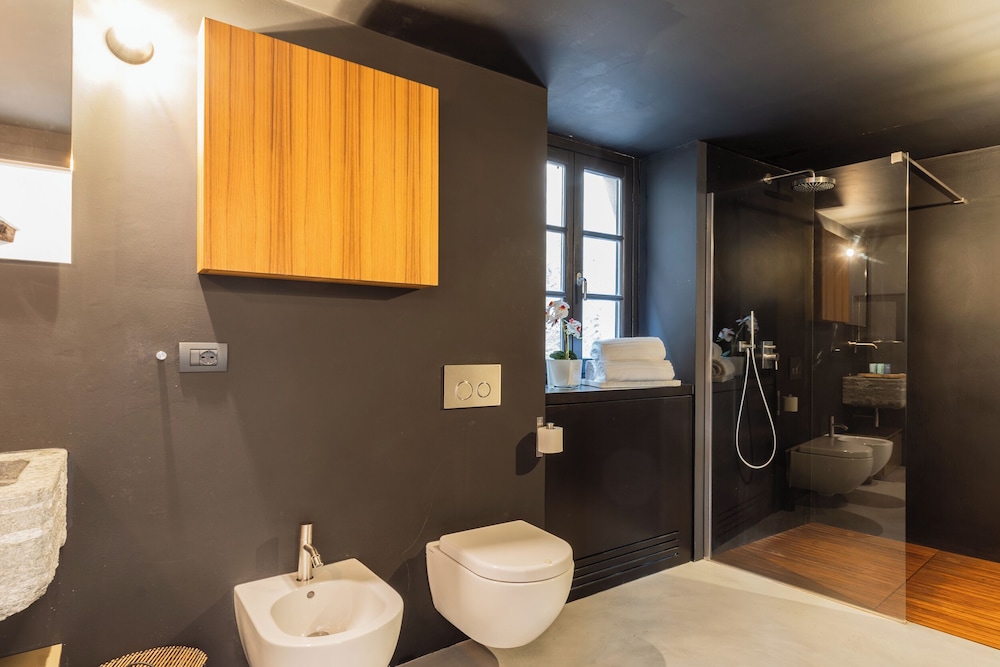 Shades Of Como With Private Terrace by Rent all Como