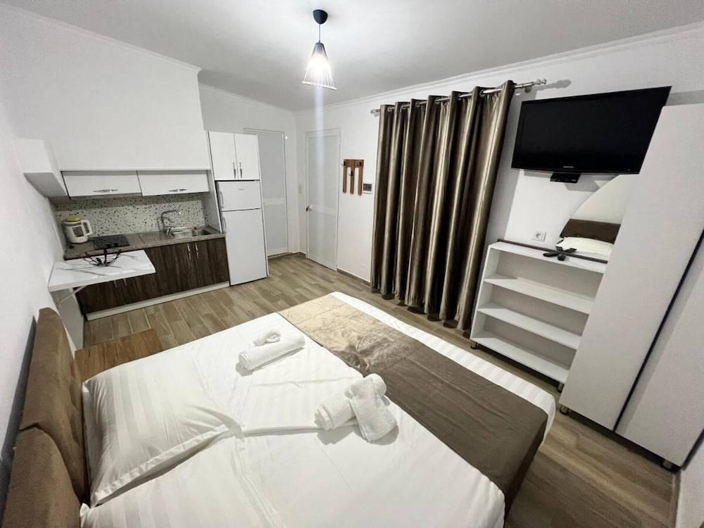 Full Moon Apartments