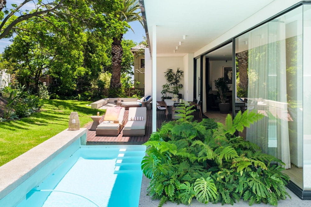 Mountain View Holiday Villa w Garden and Pool Iliwa