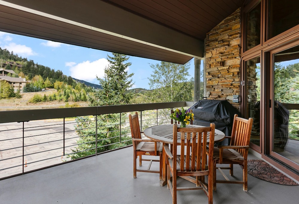 Powder Run at Deer Valley Resort - Four Bedroom Condo with Hot Tub #A32 4 Condo