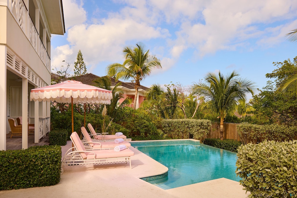 Private Pool Villa at Coral Sands Steps to Pink Sand Beach & Resort Amenities